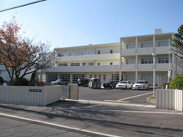 小金中学校1.7 km