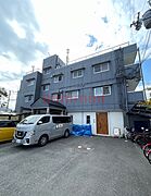 摂津富田駅より徒歩15分 築27年2ヶ月 3階建の賃貸物件