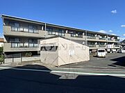 河内国分駅より徒歩15分 築32年11ヶ月 3階建の賃貸物件