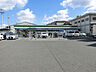 周辺：ファミリーマート柏原田辺一丁目店(コンビニ)まで556m