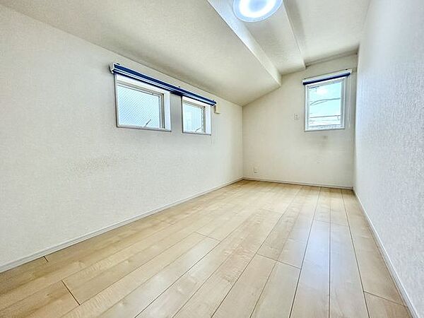 お子様のお部屋にぴったりな居室は収納もありライフスタイルに合わせてお使い頂けます。