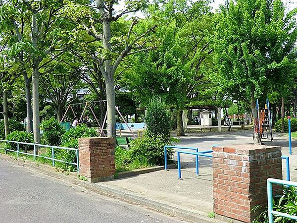 高砂南公園 徒歩5分。 360m