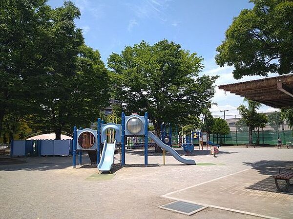渋江公園 徒歩3分。 240m