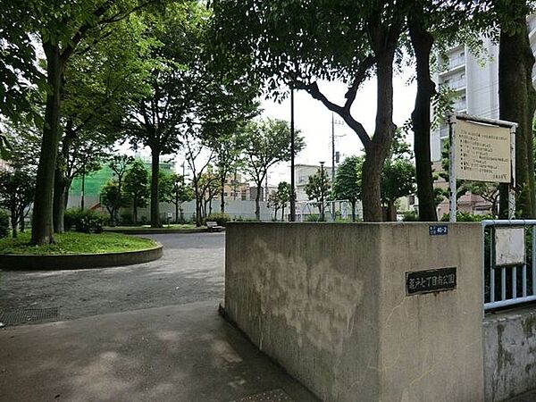 亀戸七丁目南公園 513m