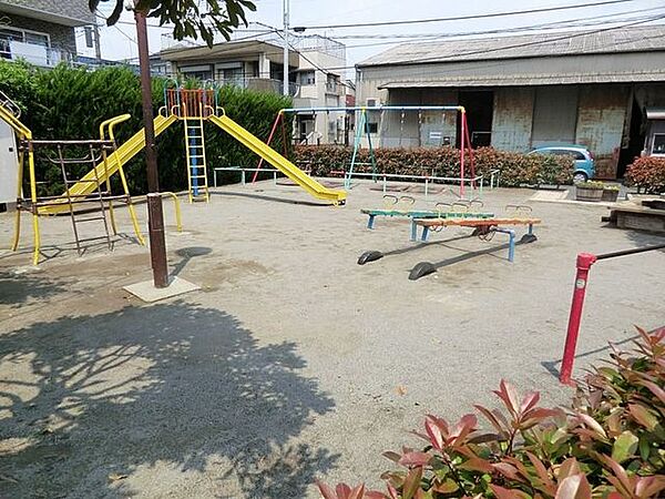 松江二丁目北児童遊園 260m
