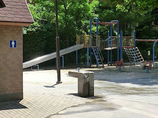西一之江四丁目公園 310m