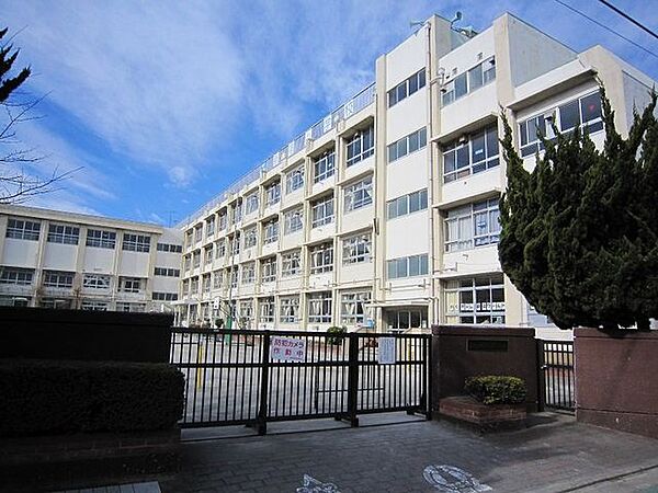 葛飾区立新宿小学校 630m