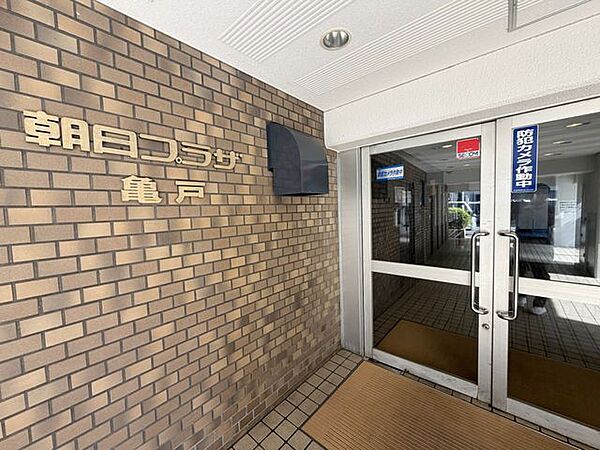 夜でも仲が見やすいエントランス