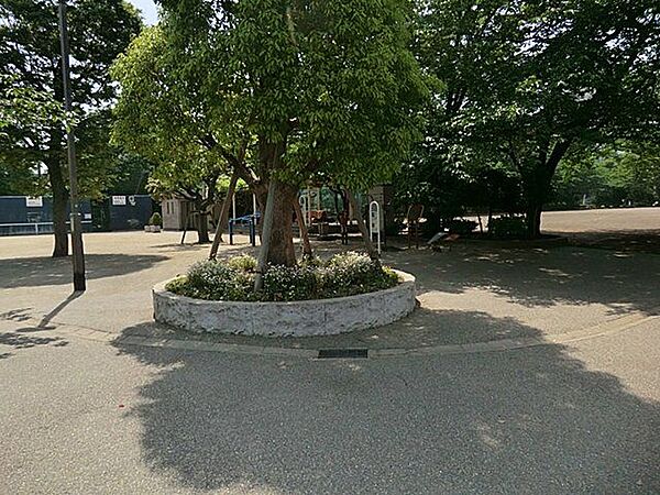 船堀スポーツ公園 460m