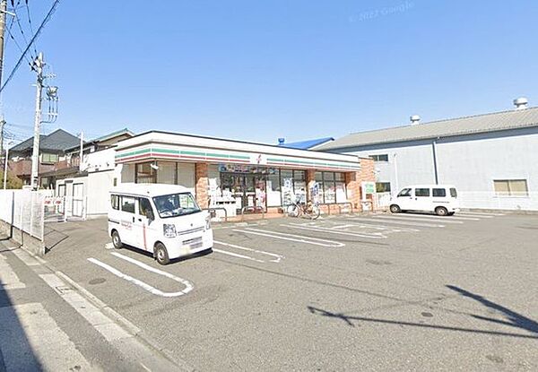 セブン-イレブン 足立鹿浜2丁目店 230m