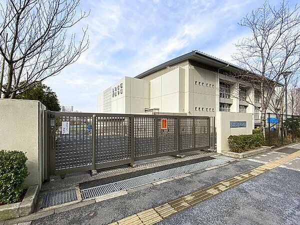 小学校 足立区新田学園 818ｍ