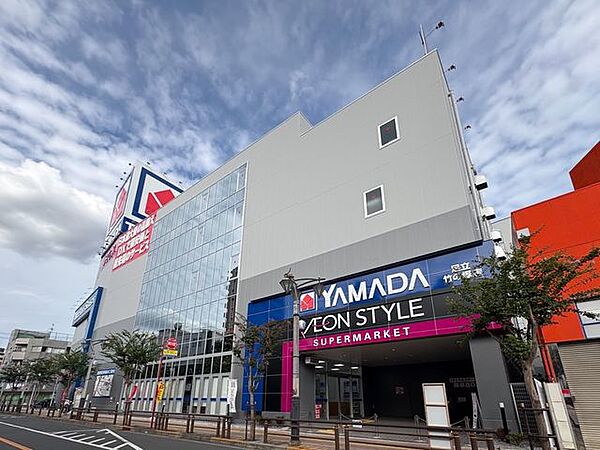 イオンスタイル竹の塚 徒歩9分。 720m