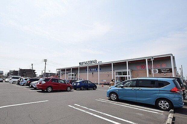 ヤマザワ田子店 徒歩17分。 1350m