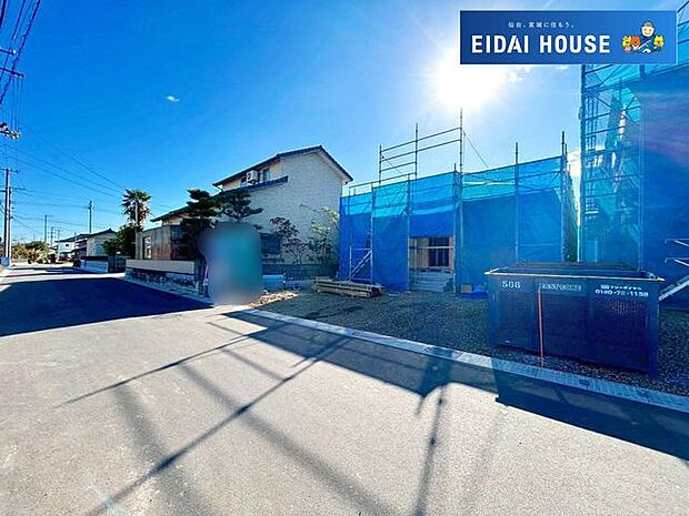 前面道路含む外観