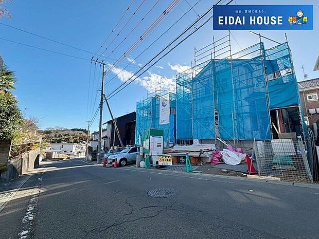 前面道路含む外観