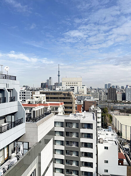 窓の外には、東京のシンボル。日常を彩る至福の特等席。