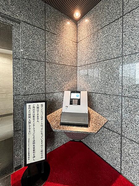 不審者の侵入を防ぎ、入居者の安全な暮らしを守る安心のオートロック