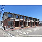 砺波駅より徒歩8分 築8年6ヶ月 2階建の賃貸物件