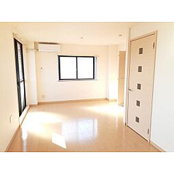 アルカディア 204 2階1LDKのリビング/ダイニング