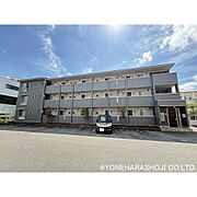 戸出駅より徒歩10分 築18年5ヶ月 3階建の賃貸物件