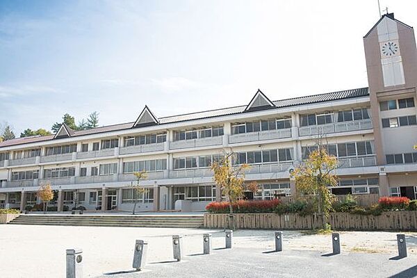 下石小学校 1590m