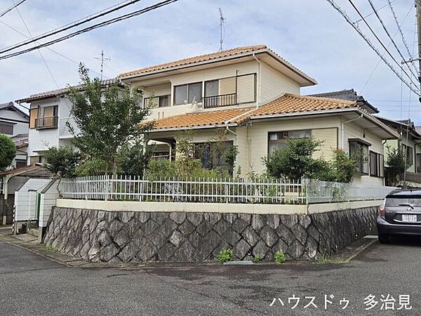 南東角地です