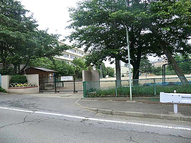 金杉台小学校　徒歩約14分