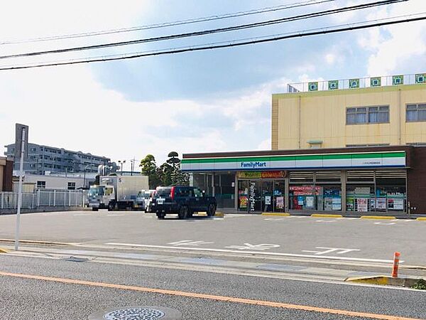 コンビニ ファミリーマート 八千代大和田新田店　9分649m