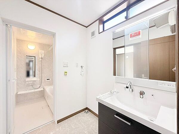収納の多さや水回りの動線など、毎日使う場所だからこそ実物を確かめてみてください。