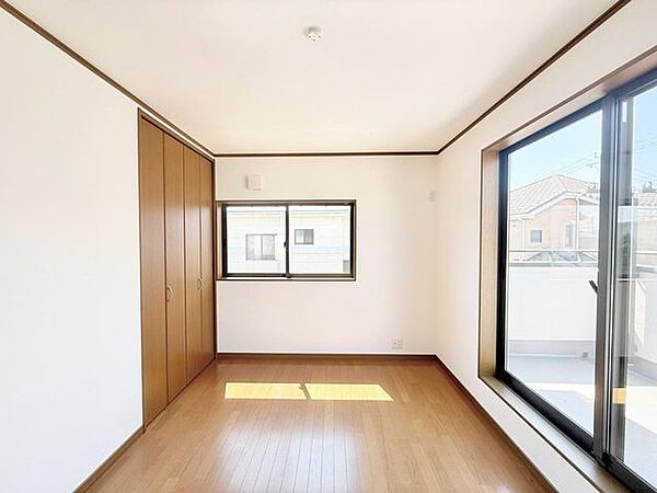 図面では分かりにくい広さ感。大きなベッドの配置等、現地でイメージしてみてください。