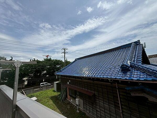 周辺は大きな建物も無く、開放的なバルコニーです。