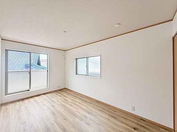 広い洋室は寝室にいかがですか？