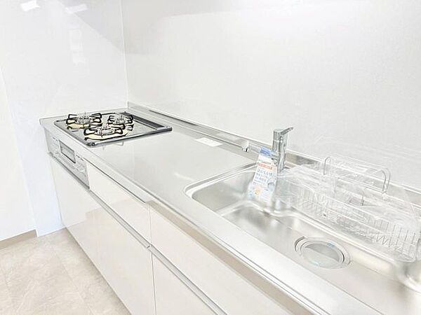 立って、振り向いて、動いてみてください。料理する自分を想像すると実感がわきますよ。
