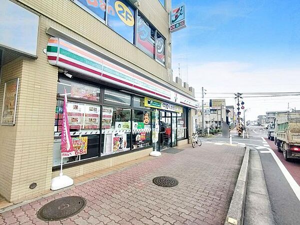 コンビニ セブン-イレブン 実籾店　9分689m