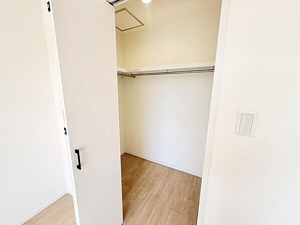 「どれぐらい入る？」を体感するには現地が一番。実際に中を覗いてみて下さい。
