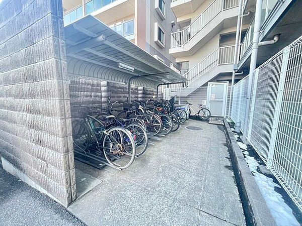 屋根付き駐輪場