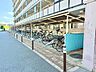 その他：区画がしっかりと分けられている屋根付き駐輪場。