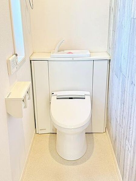 壁付けスイッチパネルでスマートに簡単にが出来るお手洗いです。