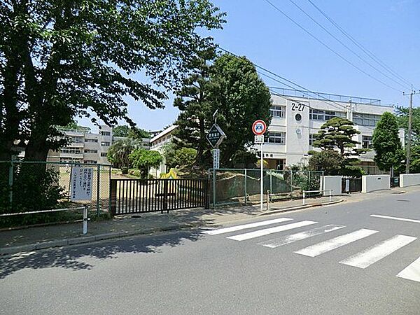 高津小学校　徒歩約12分　約887ｍ