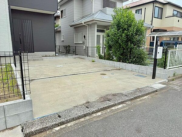 来客時にも嬉しい駐車場2台分（車種による）
