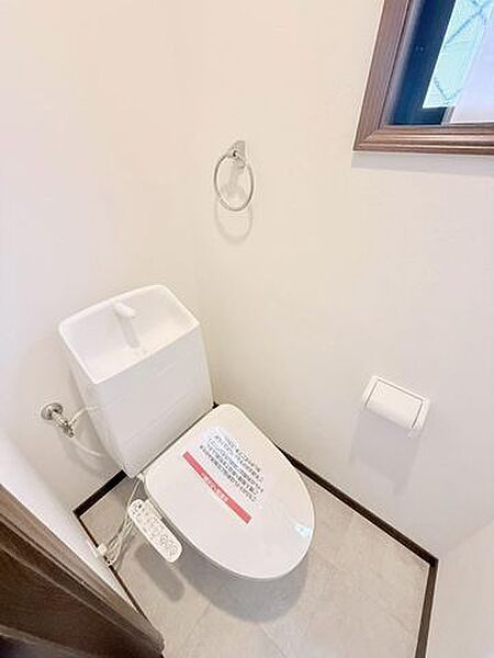 壁付けスイッチパネルでスマートに簡単にが出来るお手洗いです。