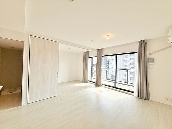 広々リビングではお友達を呼んでホームパーティもできそうです。