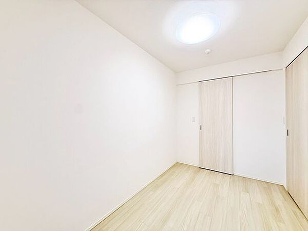 ベッドやテーブルなど、実際の家具のイメージを現地でご確認ください。