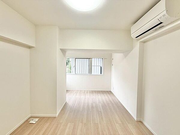 ベッドやテーブルなど、実際の家具のイメージを現地でご確認ください！