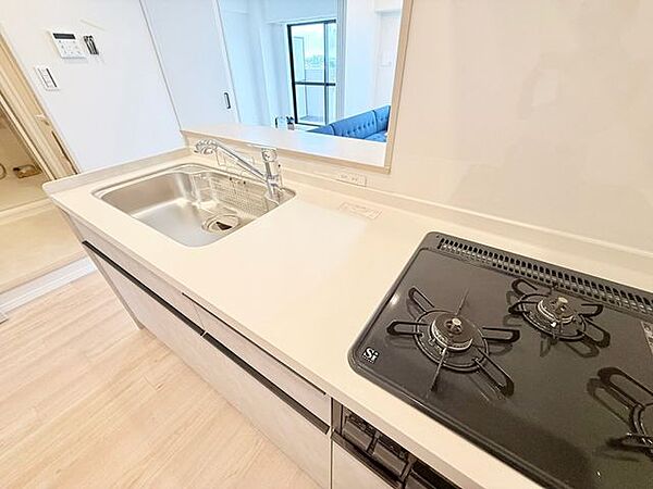 立って、振り向いて、動いてみてください。料理する自分を想像すると実感がわきますよ。