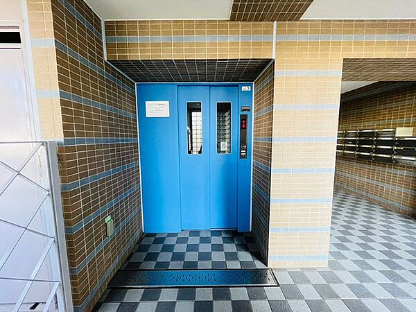 エレベーター付きでお子様からお年寄りまでお荷物があっても安心。