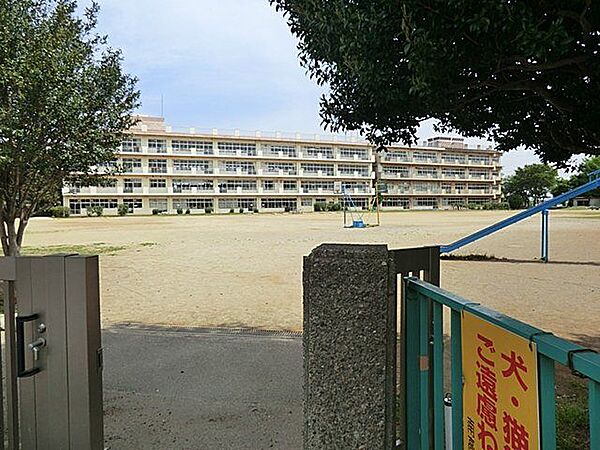 八千代市立南高津小学校 徒歩11分。 870m