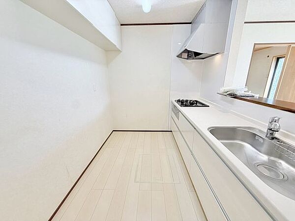 カウンターの高さや動線は、実際に立ってみると「合う・合わない」がわかります。