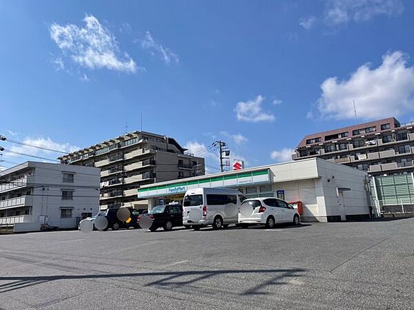 ファミリーマート船橋習志野台四丁目店 徒歩5分。 380m