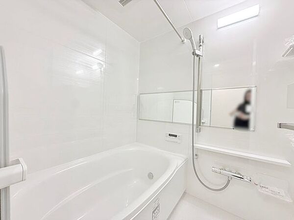 浴槽の大きさやシャワーの位置など、使いやすさをご家族と一緒に現地でご確認ください。